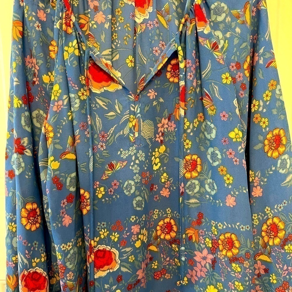 DALIA’S women’s blouse collection. Size L. Long sleeve, 100% polyester